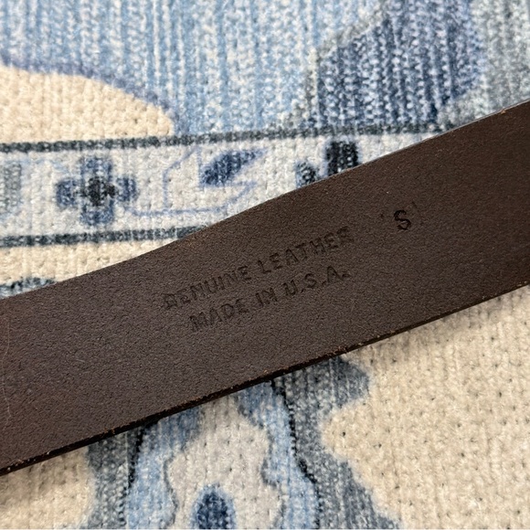 Guess USA Embossed Studded Stars Leather Belt Small - Picture 9 of 9